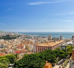 Wie buche ich eine Fähre nach Cagliari
