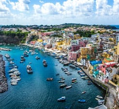 Wie buche ich eine Fähre nach Procida